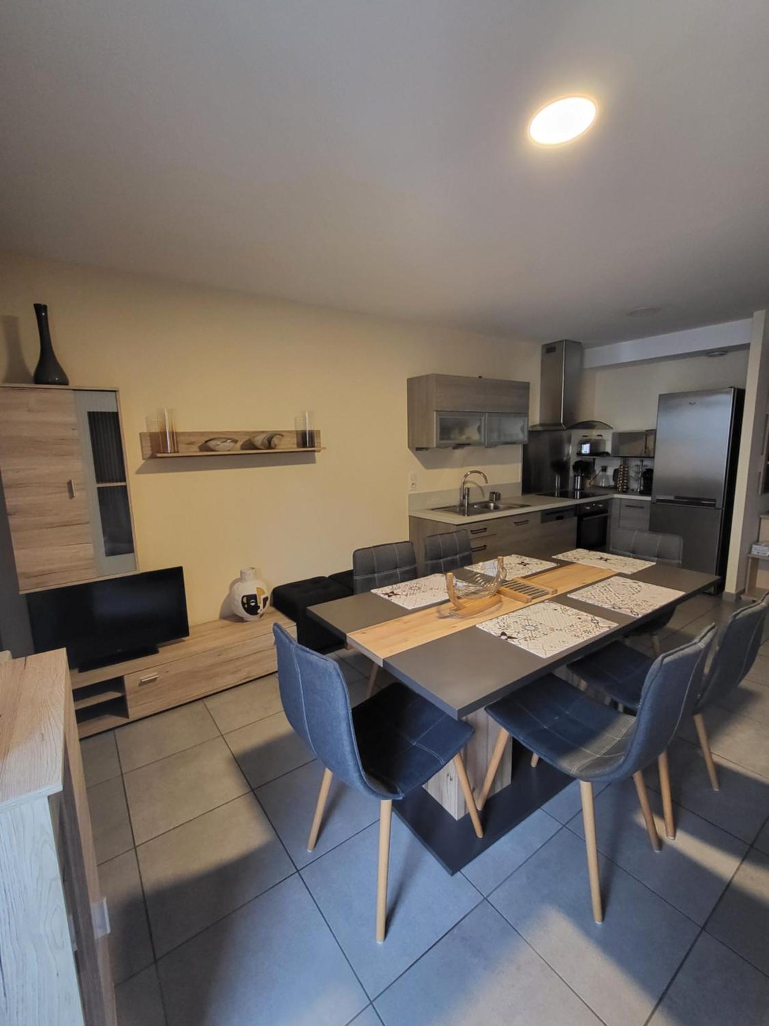 Le Touristic Appartements Люс-Сен-Совёр Экстерьер фото