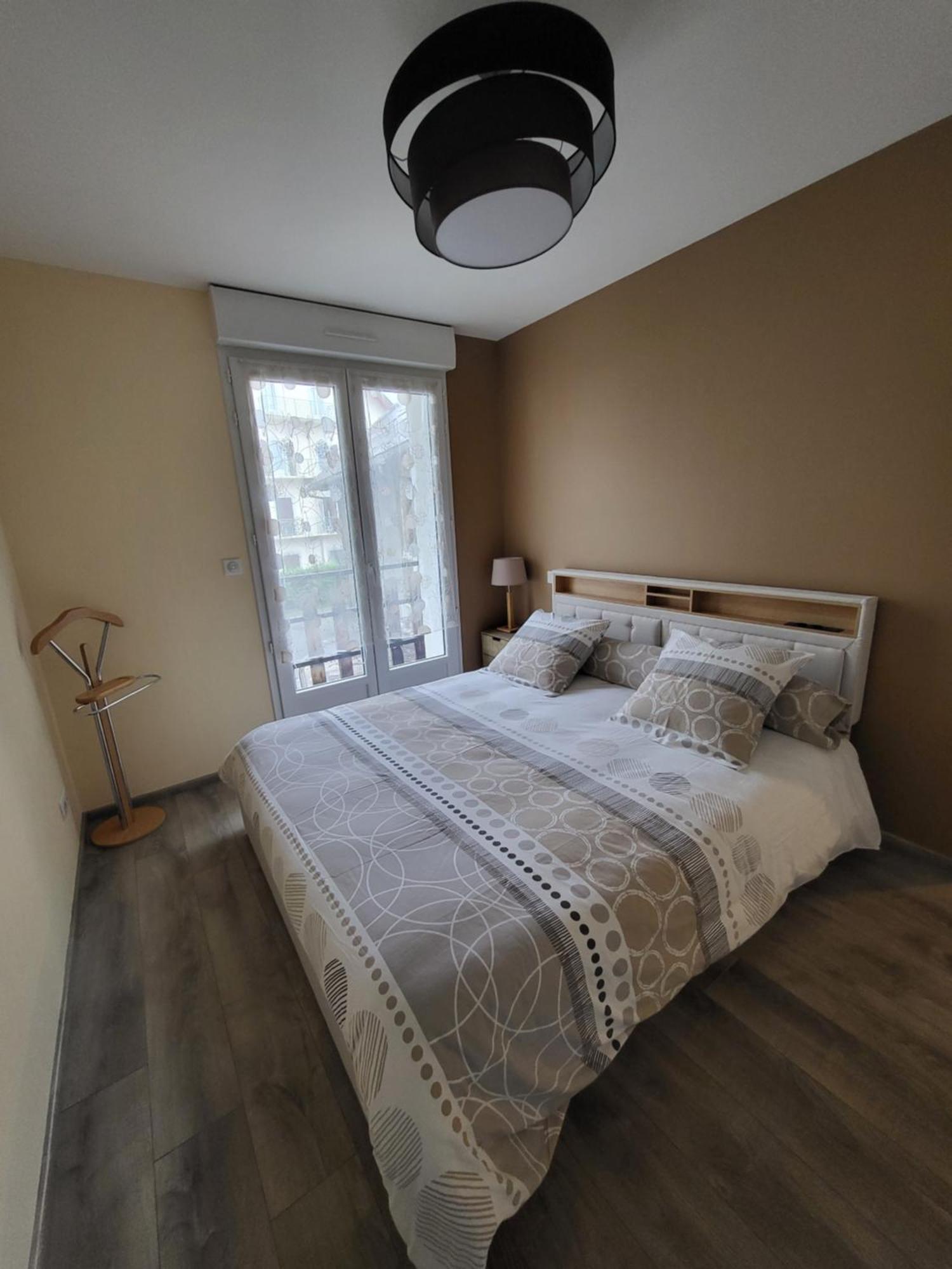 Le Touristic Appartements Люс-Сен-Совёр Экстерьер фото